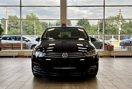 купить подержангный Volkswagen Touran  года